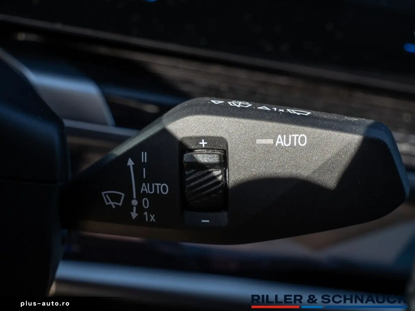 BMW 740d xDrive M-Sport STANDHZG PANO-SKY B&W