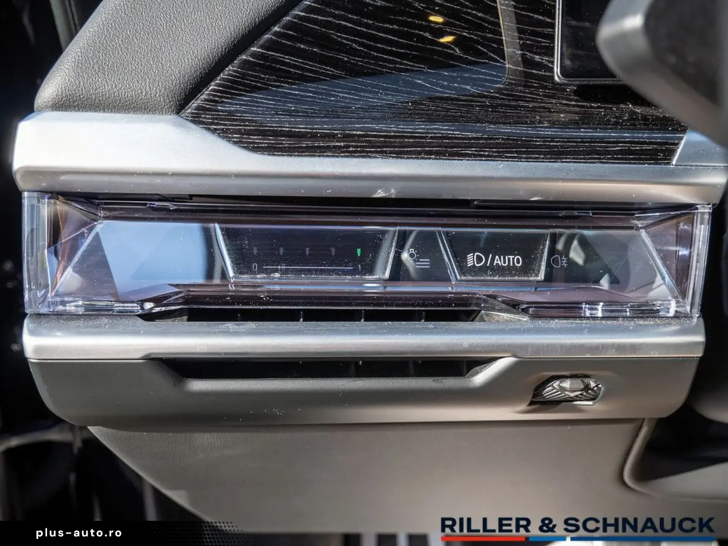 BMW 740d xDrive M-Sport STANDHZG PANO-SKY B&W