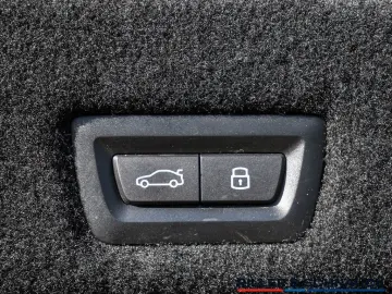 BMW 740d xDrive M-Sport STANDHZG PANO-SKY B&W