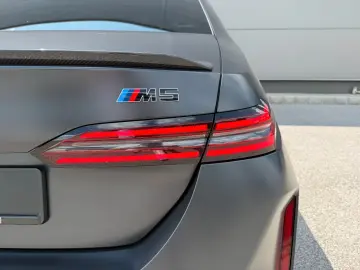 BMW M5 xDrive  B&W 360  DR.ASSPRO