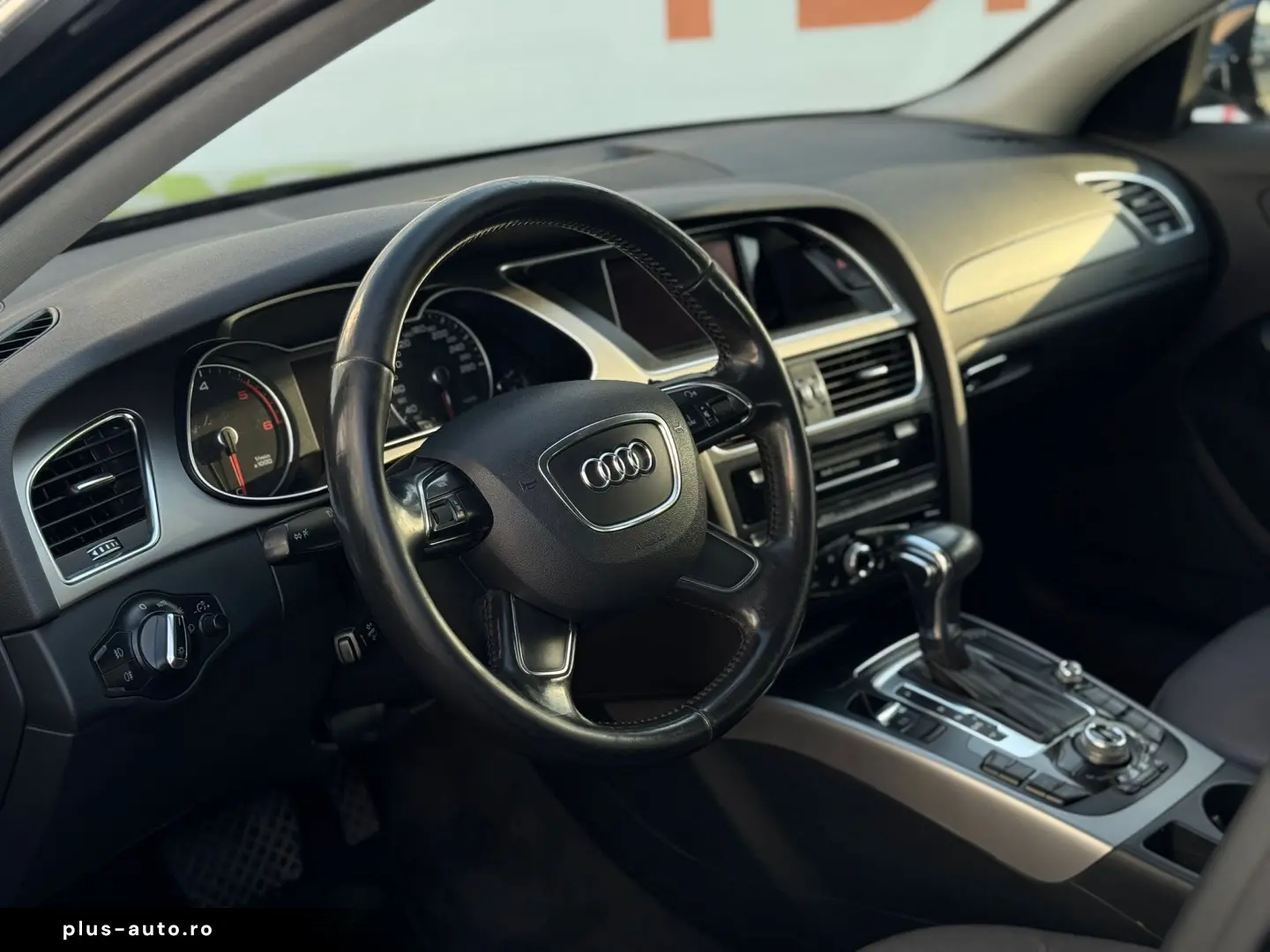 Audi A4 2.0 TDI Attraction