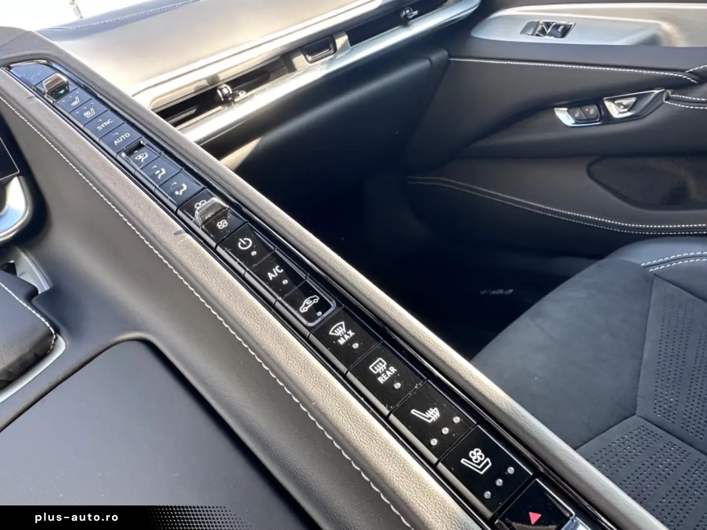 Corvette C8 3LT EU FRONT LIFT SUEDE INTERIOR CARBON FLASH