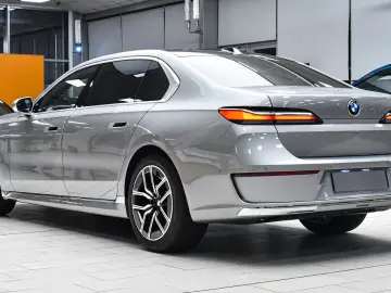 BMW 740d xDrive Pure Excellence Mild Hybrid Sportaut