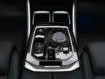 BMW 740d xDrive Pure Excellence Mild Hybrid Sportaut