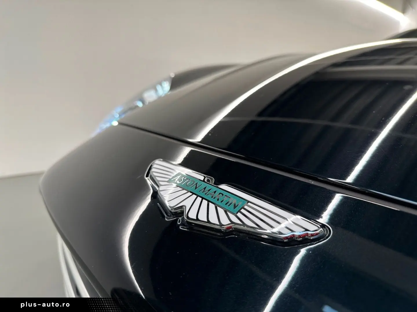 ASTON MARTIN DB12   Inspire Sport  Dark Chrome