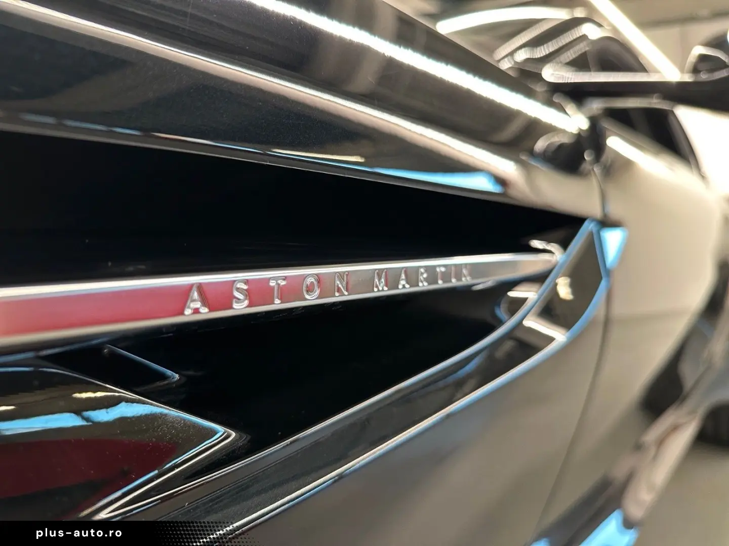 ASTON MARTIN DB12   Inspire Sport  Dark Chrome