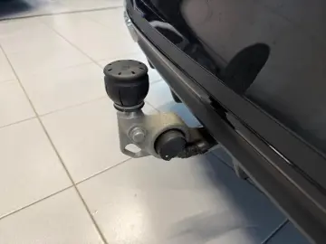 Mercedes-Benz C 300 e AMG  Night  SHD  DISTR 360