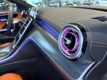 Mercedes-Benz C 300 e AMG  Night  SHD  DISTR 360