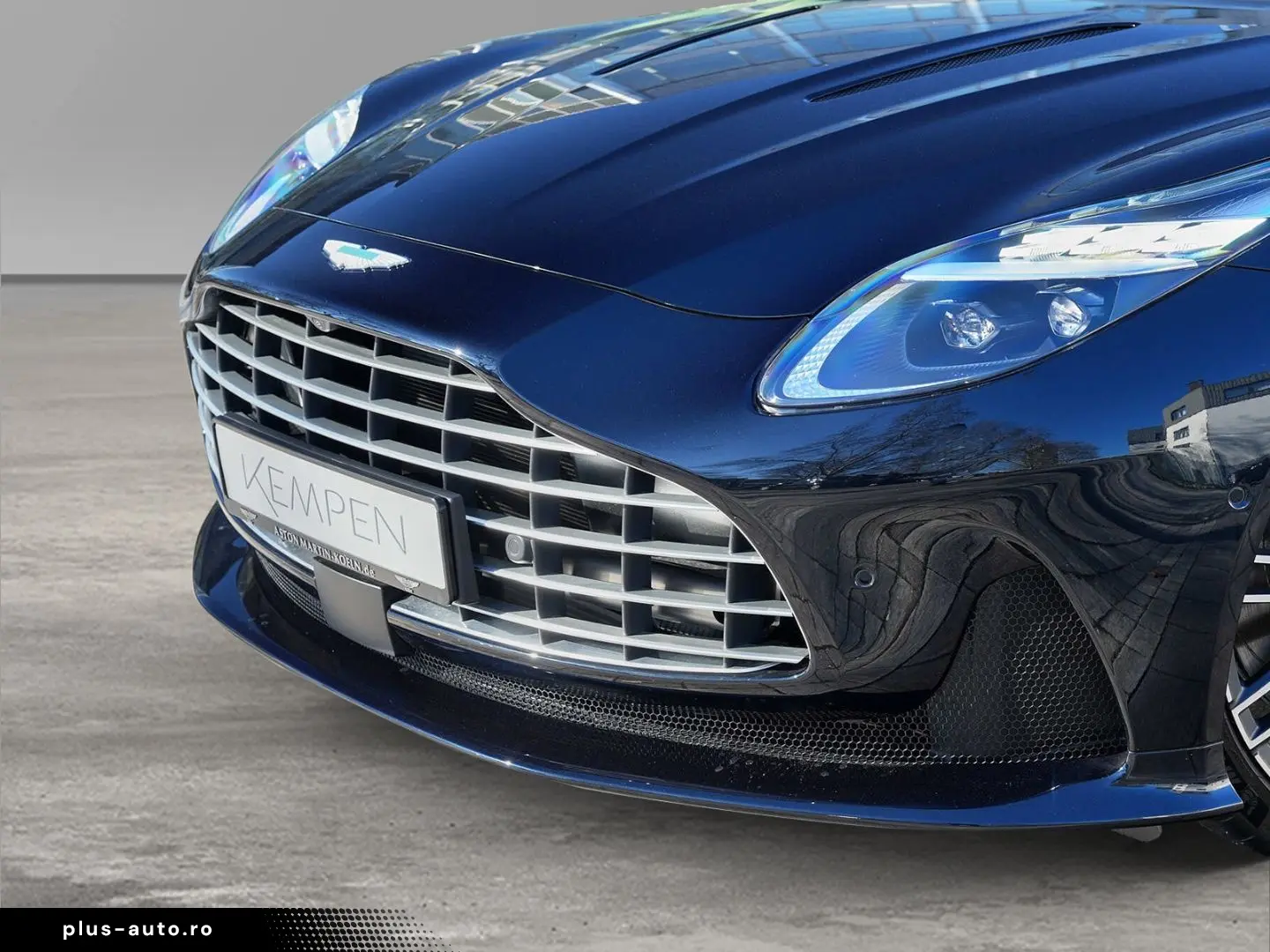 ASTON MARTIN DB12 Ultramarine Black   Oxford Tan