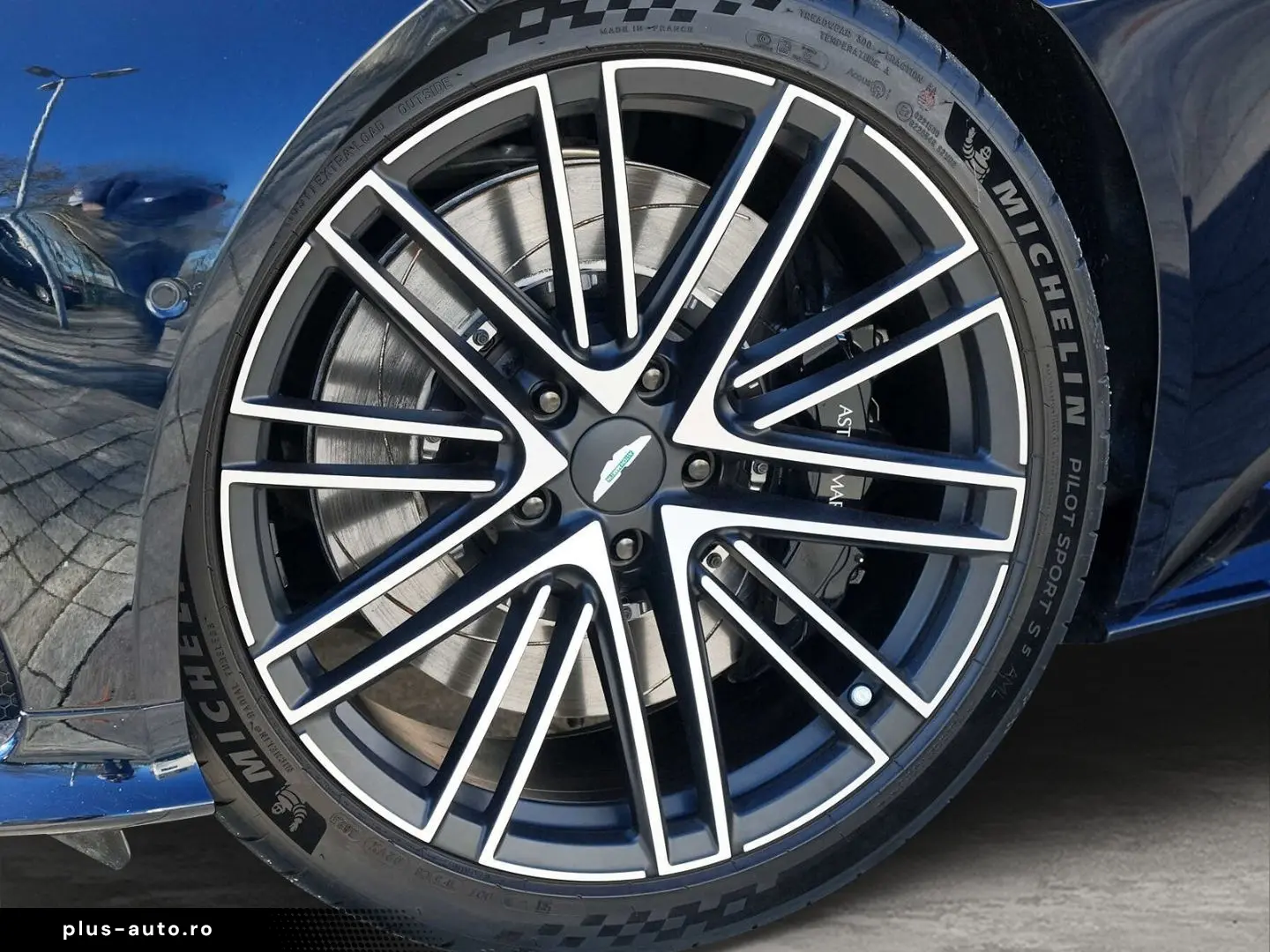 ASTON MARTIN DB12 Ultramarine Black   Oxford Tan