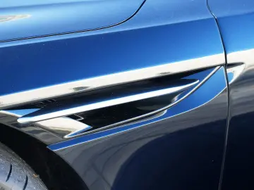 ASTON MARTIN DB12 Ultramarine Black   Oxford Tan