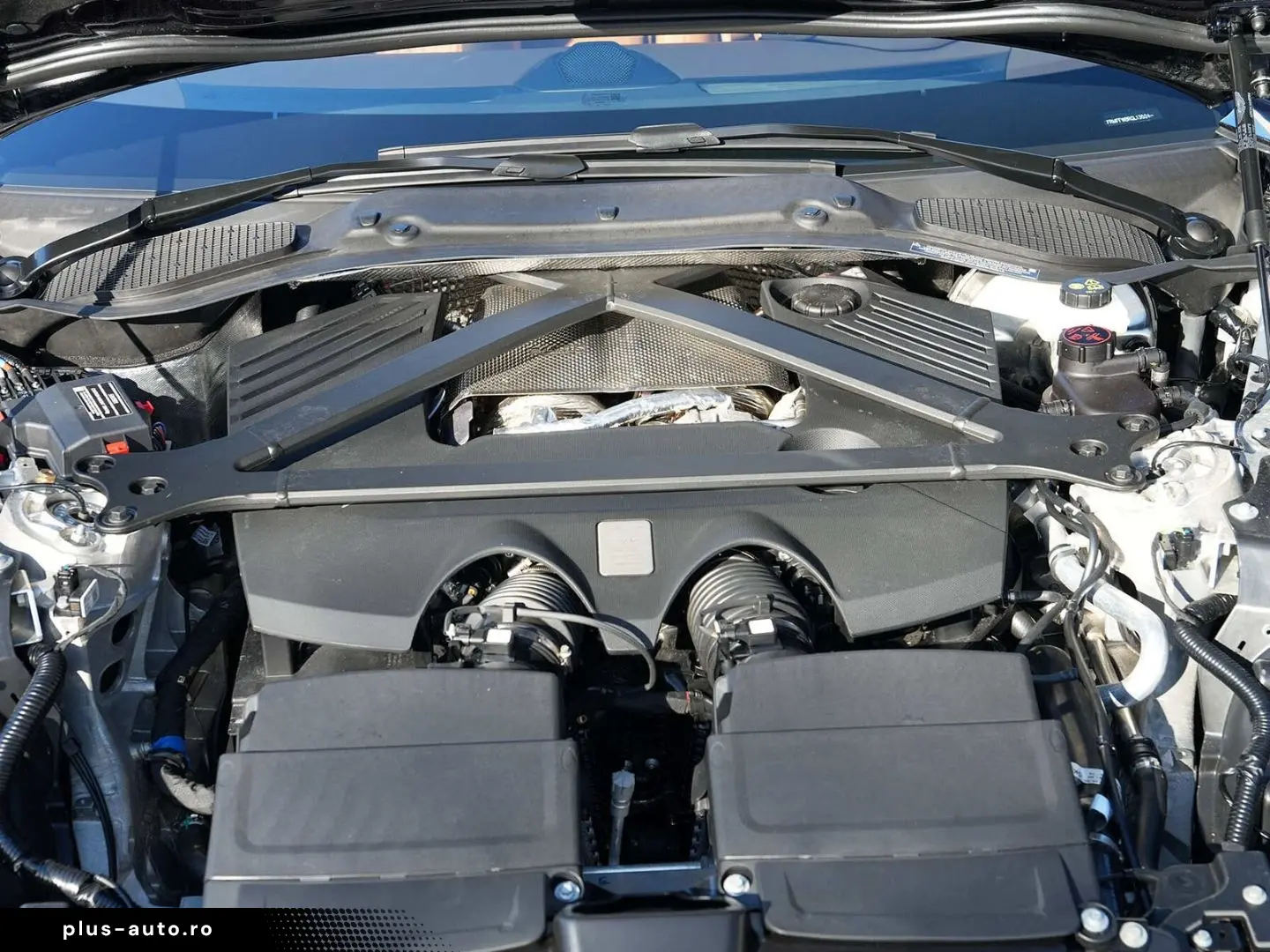 ASTON MARTIN DB12 Ultramarine Black   Oxford Tan