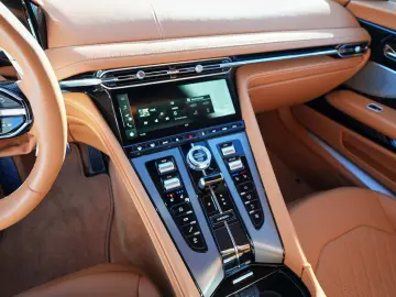 ASTON MARTIN DB12 Ultramarine Black   Oxford Tan