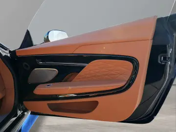 ASTON MARTIN DB12 Ultramarine Black   Oxford Tan