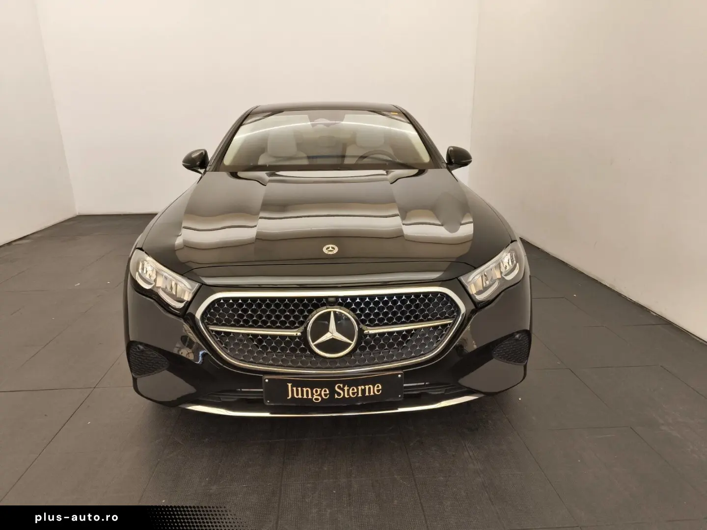 MERCEDES-BENZ E 300 de 4M Avantgarde Advanced Pano