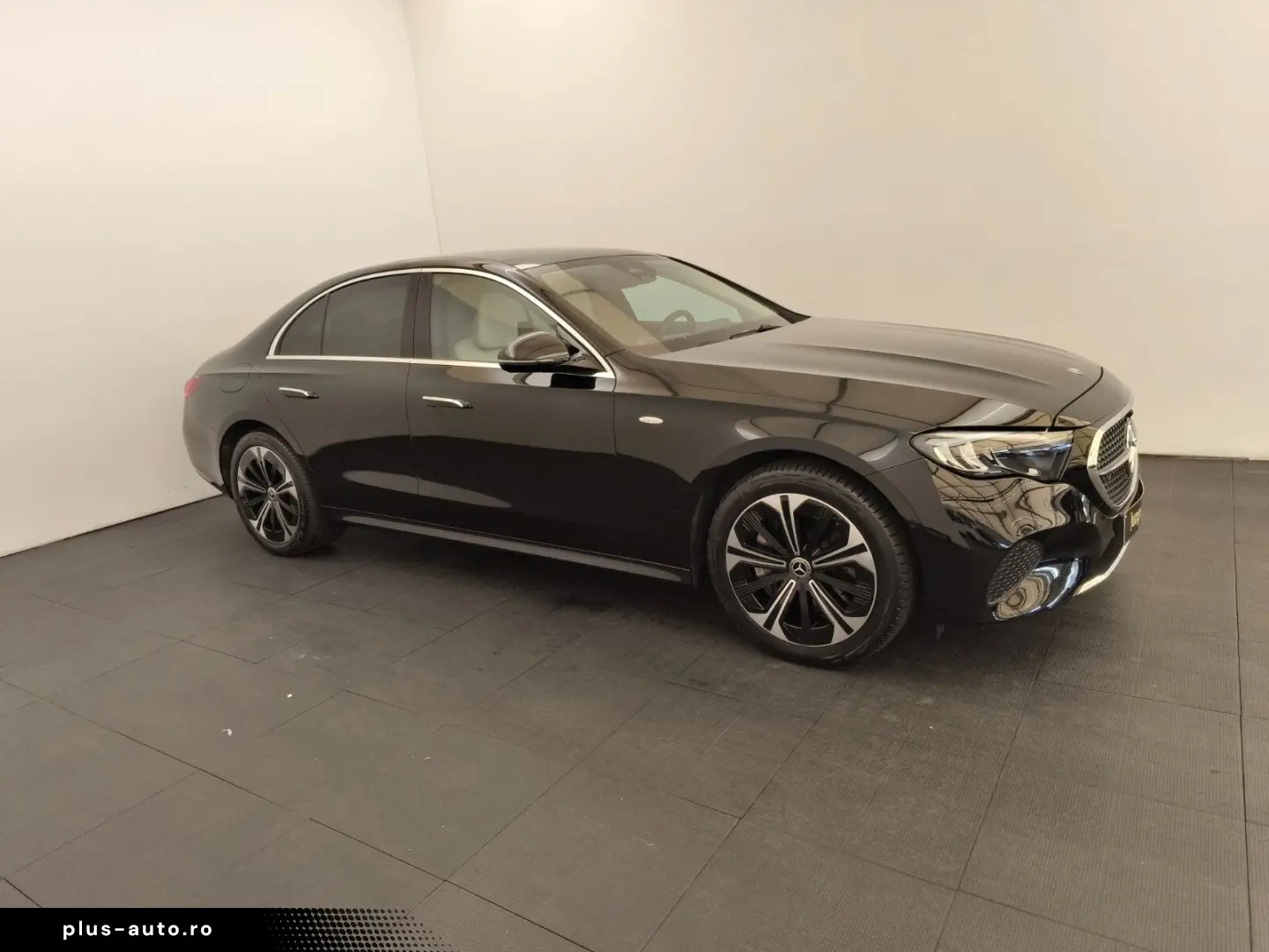 MERCEDES-BENZ E 300 de 4M Avantgarde Advanced Pano