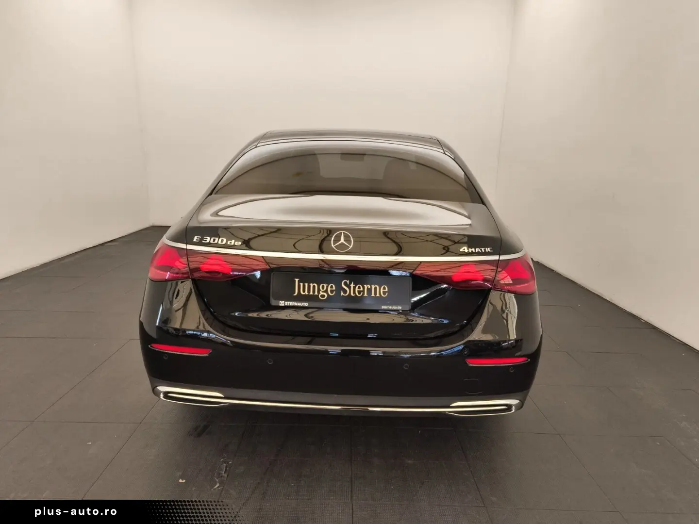 MERCEDES-BENZ E 300 de 4M Avantgarde Advanced Pano