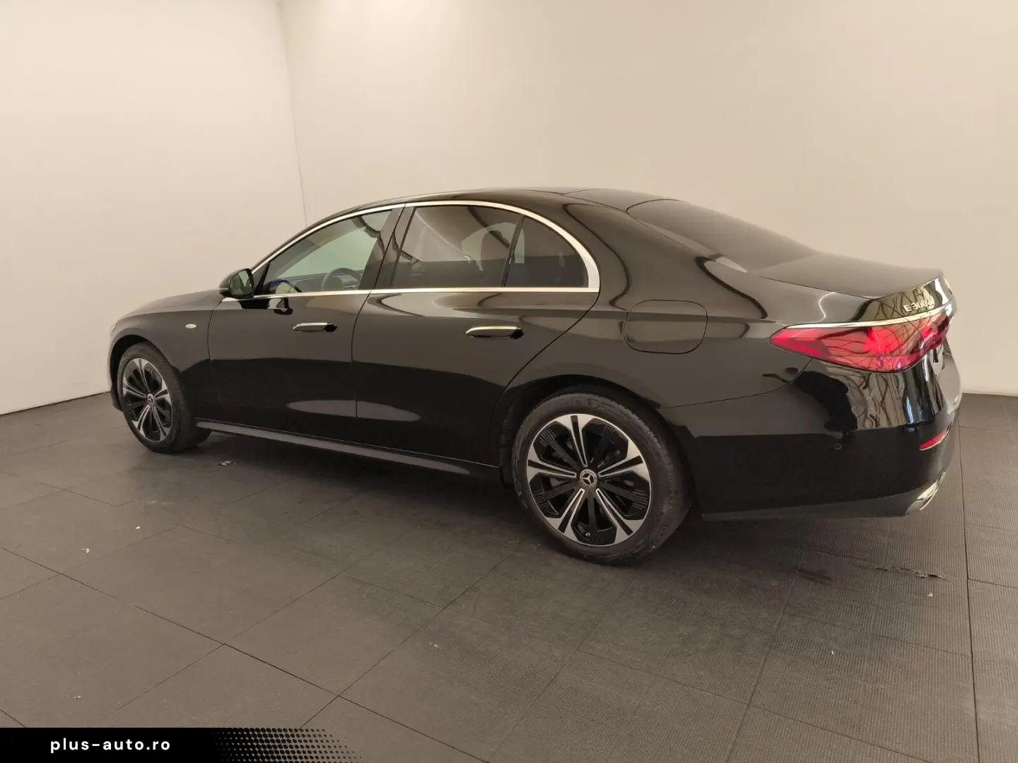 MERCEDES-BENZ E 300 de 4M Avantgarde Advanced Pano