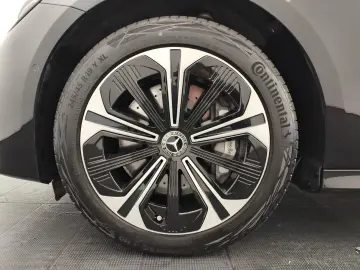 MERCEDES-BENZ E 300 de 4M Avantgarde Advanced Pano