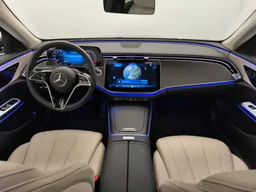 MERCEDES-BENZ E 300 de 4M Avantgarde Advanced Pano