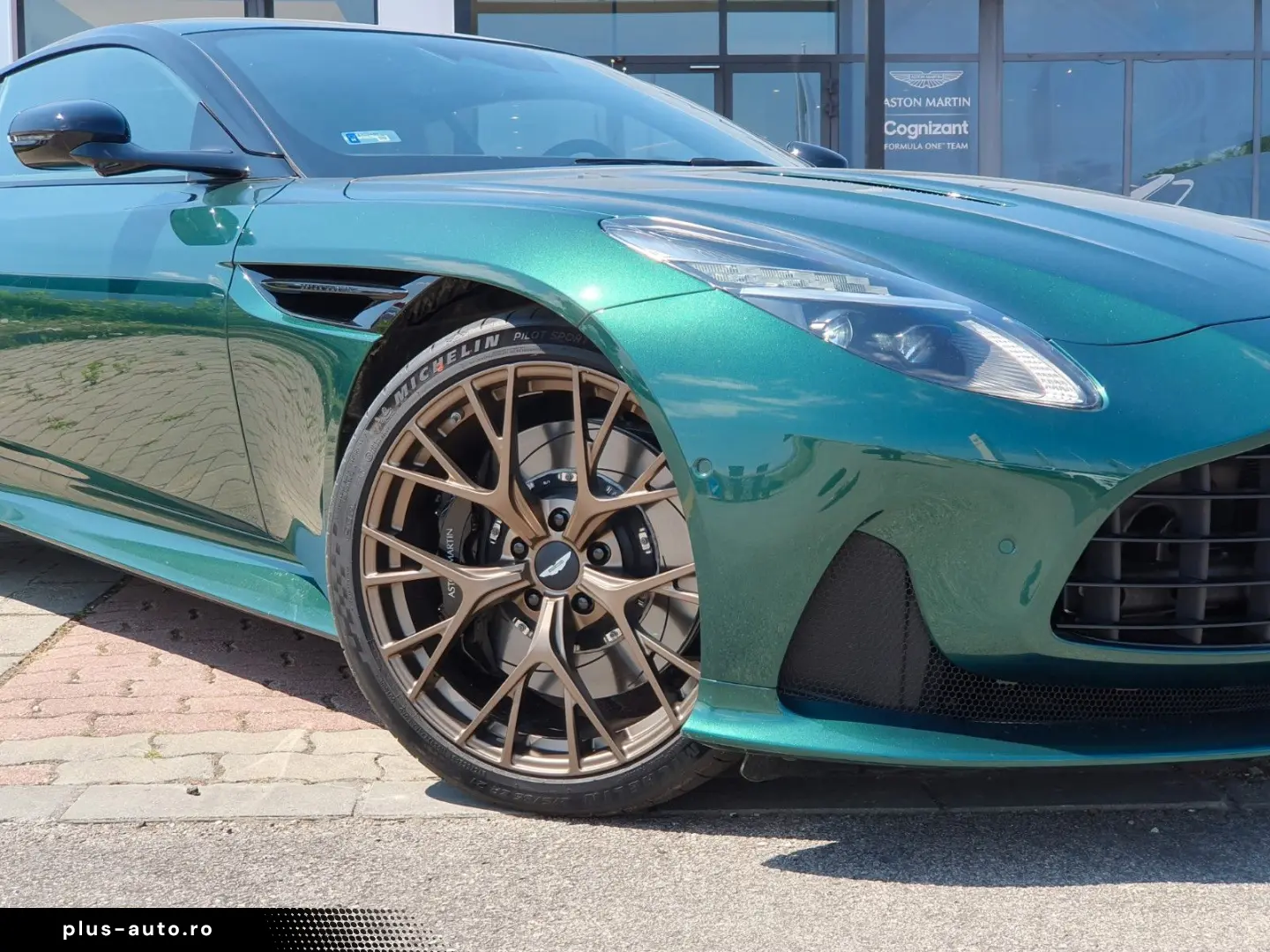 ASTON MARTIN DB12 Coupe 4.0 V8