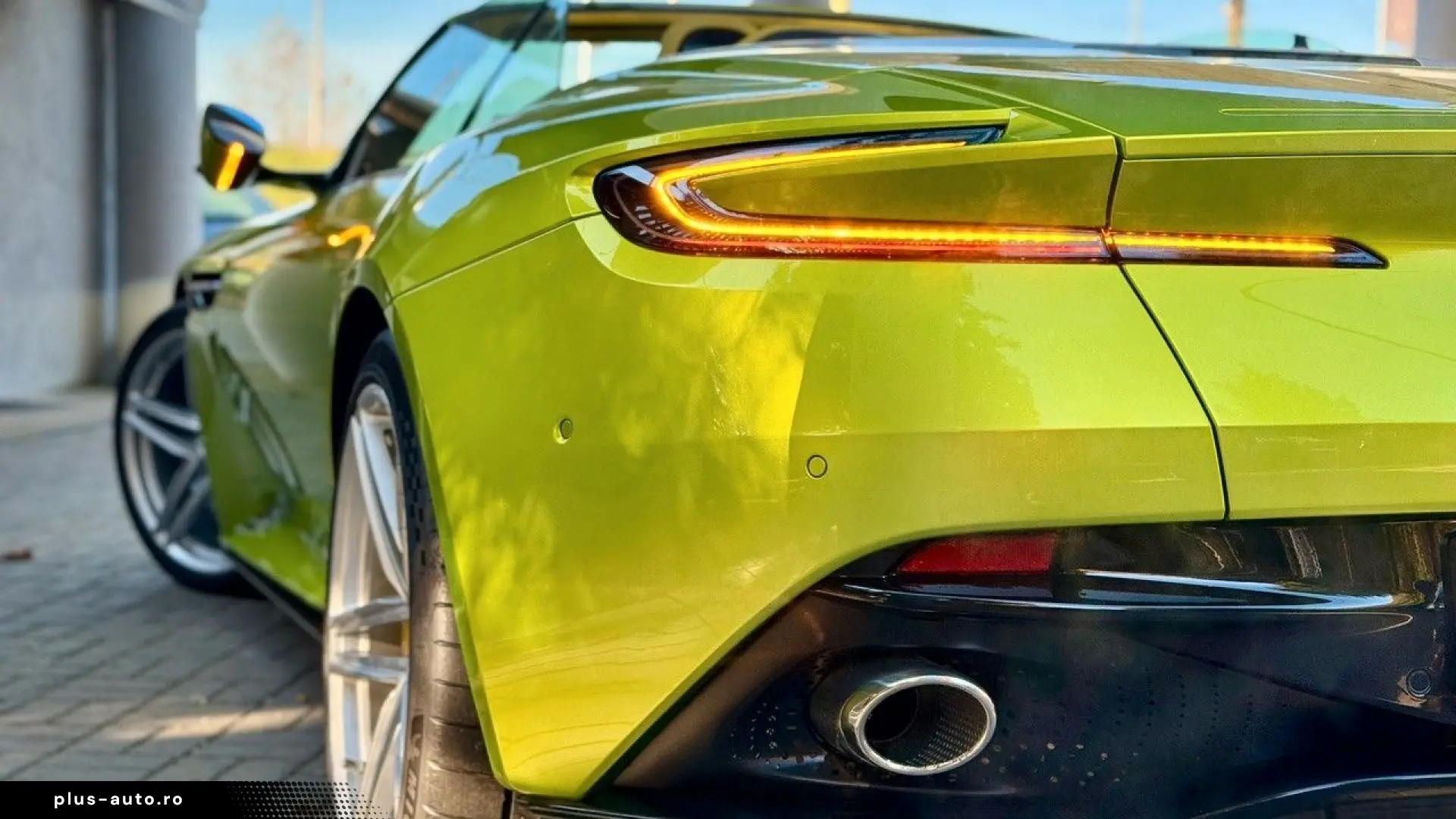 ASTON MARTIN DB12 Volante UNICAT !