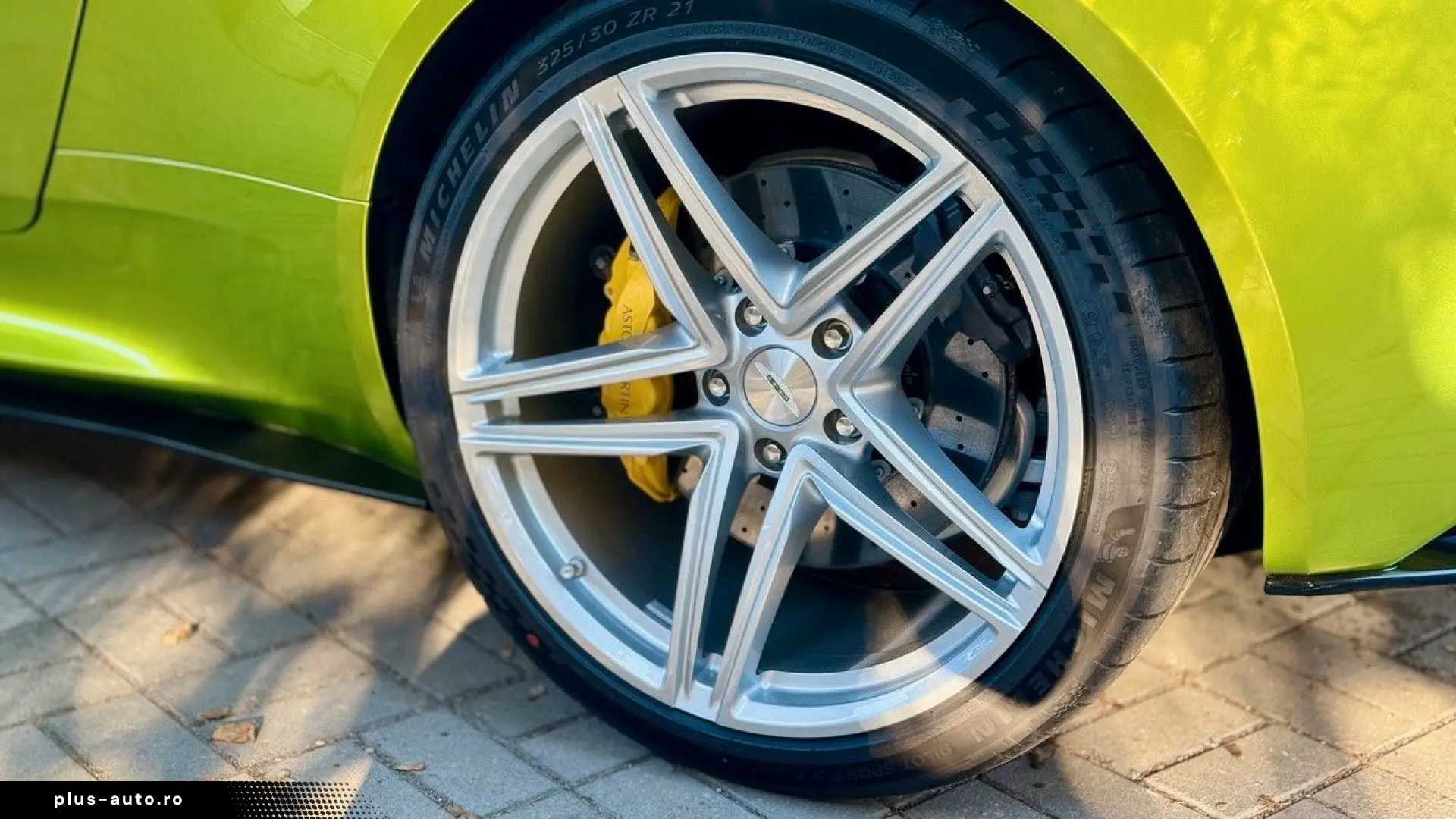 ASTON MARTIN DB12 Volante UNICAT !