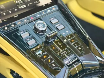 ASTON MARTIN DB12 Volante UNICAT !