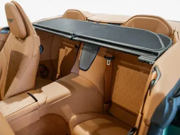 ASTON MARTIN DB12 Volante