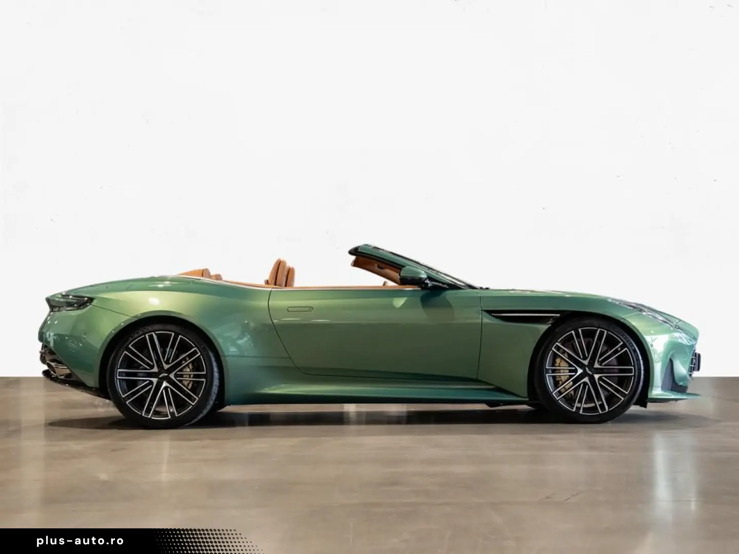 ASTON MARTIN DB12 Volante