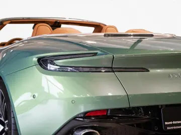 ASTON MARTIN DB12 Volante