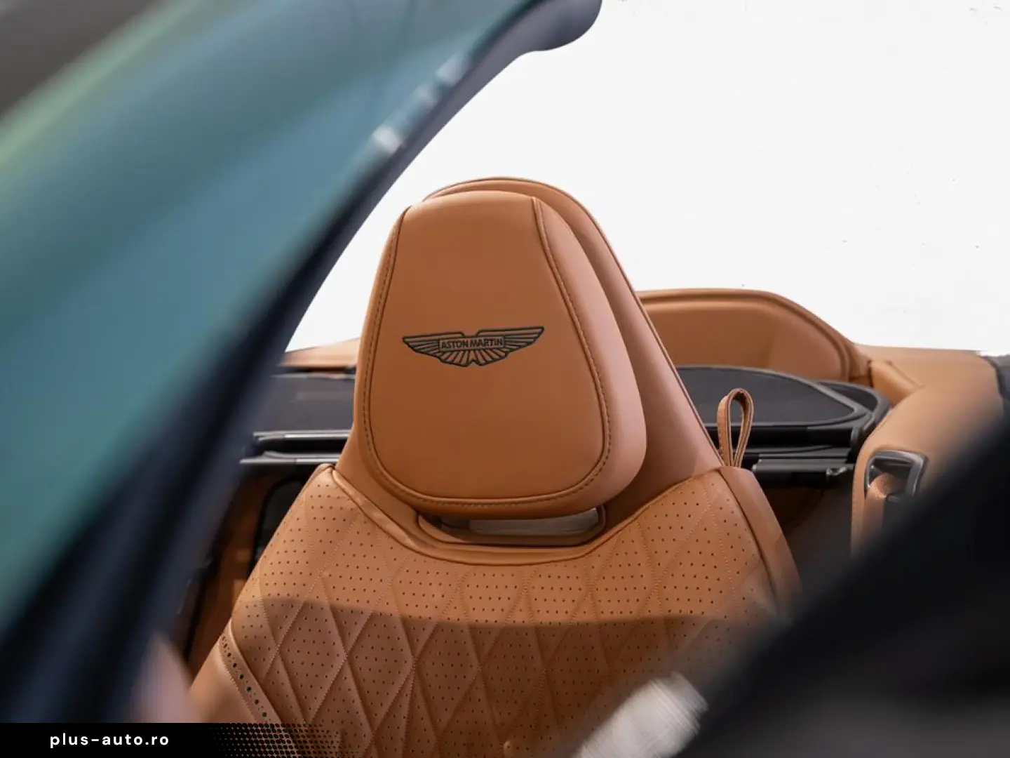 ASTON MARTIN DB12 Volante