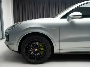 Porsche Cayenne Coupe Plug-In Hybrid