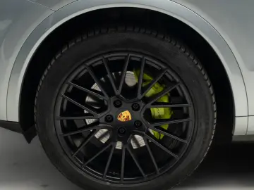 Porsche Cayenne Coupe Plug-In Hybrid