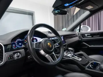 Porsche Cayenne Coupe Plug-In Hybrid