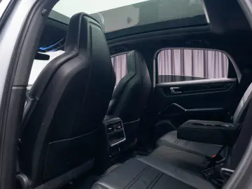 Porsche Cayenne Coupe Plug-In Hybrid