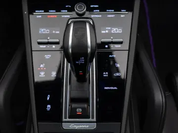 Porsche Cayenne Coupe Plug-In Hybrid