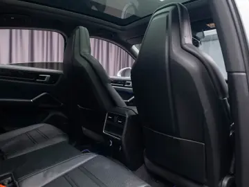 Porsche Cayenne Coupe Plug-In Hybrid