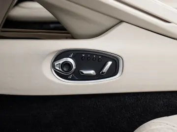 ASTON MARTIN DB12 4.0 V8 Volante 360 Heated Ventilated seats