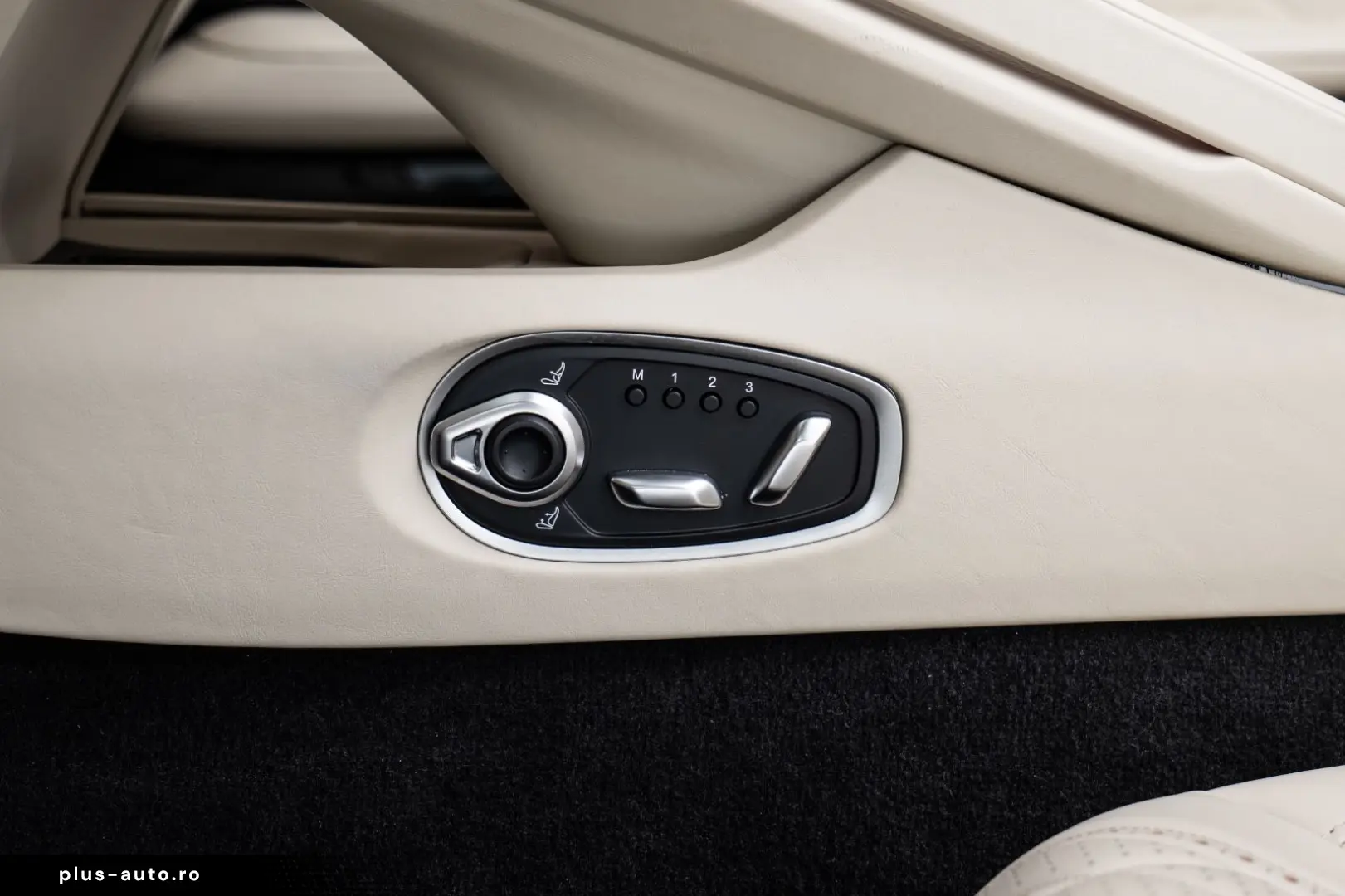 ASTON MARTIN DB12 4.0 V8 Volante 360 Heated Ventilated seats