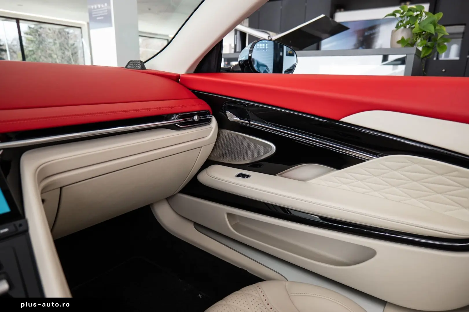 ASTON MARTIN DB12 4.0 V8 Volante 360 Heated Ventilated seats