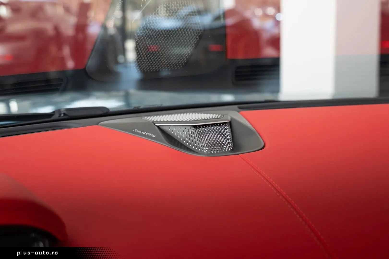 ASTON MARTIN DB12 4.0 V8 Volante 360 Heated Ventilated seats