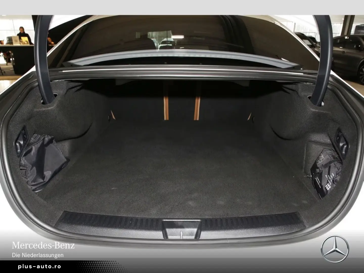 Mercedes-Benz E400e 4M AMG Adv.  PANO NIGHT SUPERSCREEN Burm