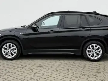 BMW X1 xDrive25e Sport Line LED NAVI PANO CAM Apple