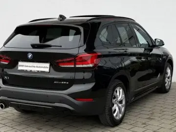 BMW X1 xDrive25e Sport Line LED NAVI PANO CAM Apple