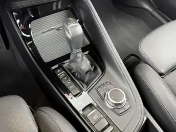 BMW X1 xDrive25e Sport Line LED NAVI PANO CAM Apple