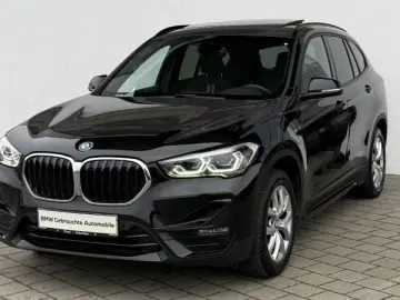 BMW X1 xDrive25e Sport Line LED NAVI PANO CAM Apple