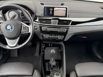 BMW X1 xDrive25e Sport Line LED NAVI PANO CAM Apple