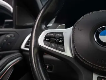 BMW X6 4.0i M Pack Pano H&K Gesture