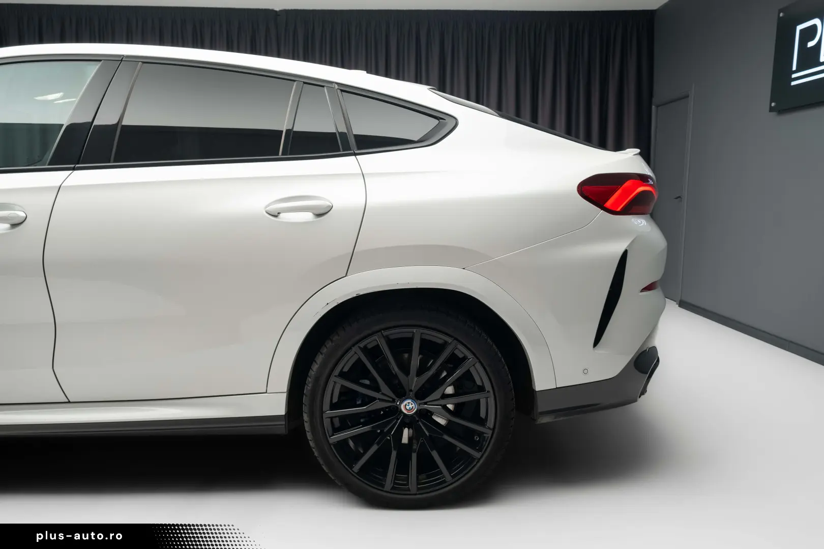 BMW X6 4.0i M Pack Pano H&K Gesture